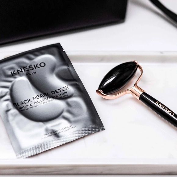BLACK PEARL DETOX
COLLAGEN  MASK & OBSIDIAN
GEMSTONE ROLLER
DISCOVERY KIT - Picture 8 of 9
